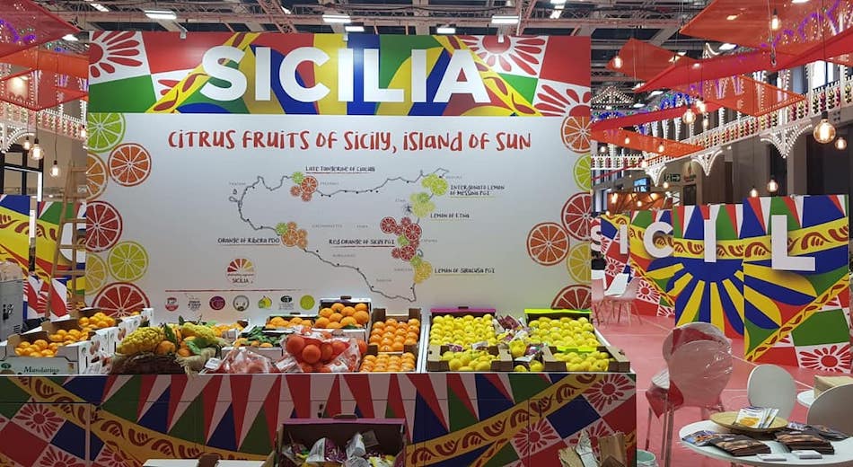 Riconosciuti i primi due distretti produttivi. Ok per Agrumi di Sicilia e Pesca