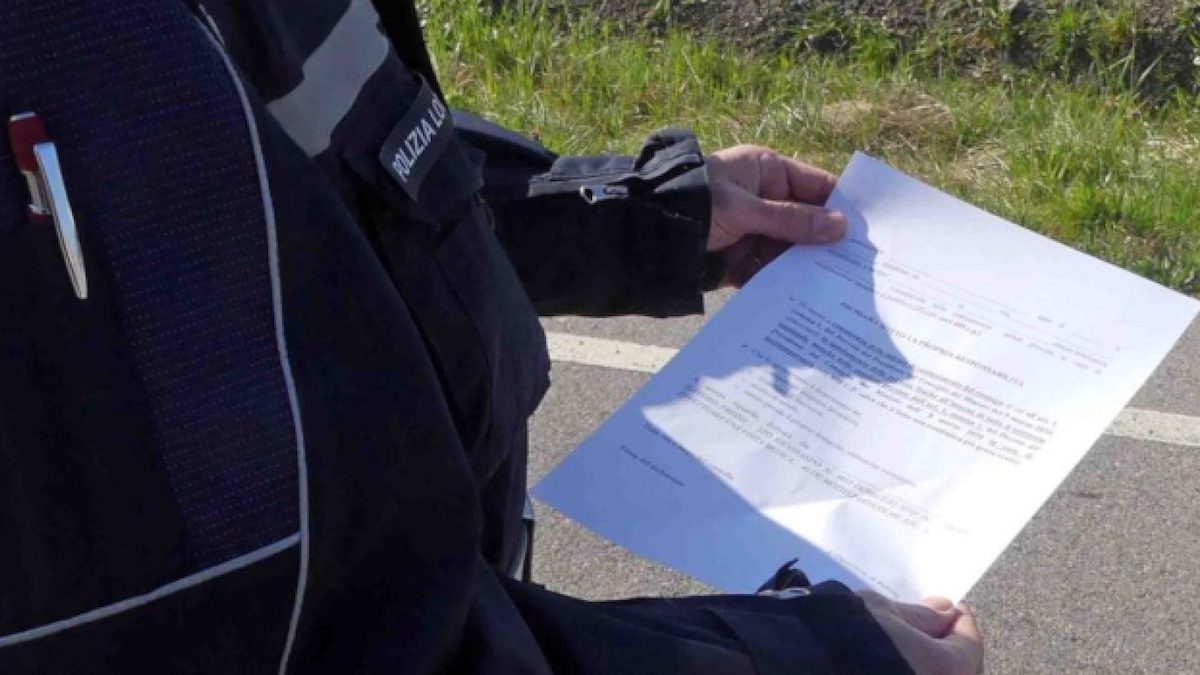 Spostamenti, il modello di autocertificazione cambia per la quarta volta