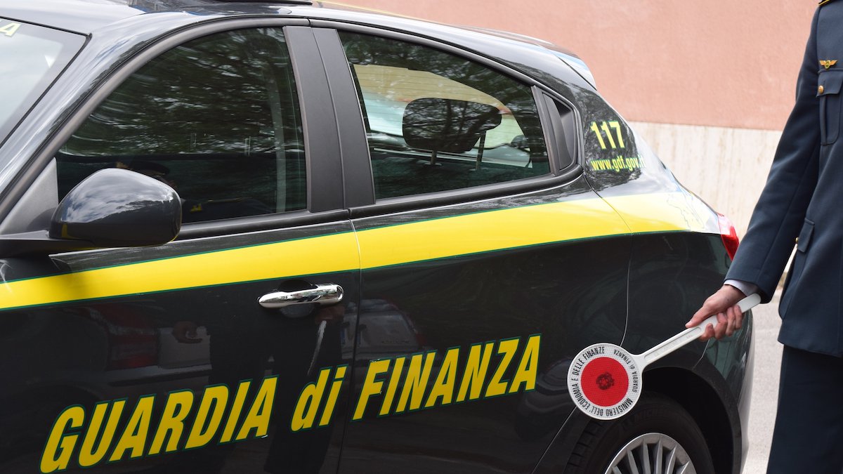 Enna, imprenditori agricoli ma con il reddito di cittadinanza: 36 denunciati
