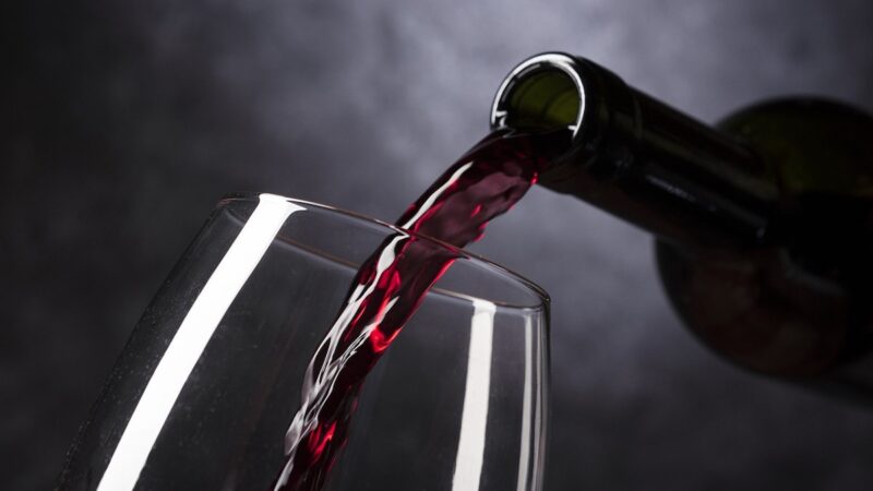 Vino, il ritorno a livelli pre-Covid? Solo nel 2022 e senza nuove chiusure