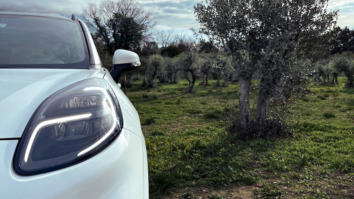 Dagli scarti della raccolta delle olive componenti per le automobili
